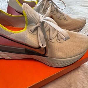 Nike React Infinity Run Flyknit